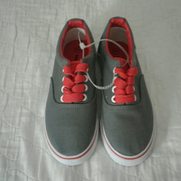 Sneakers - Picture 1 of 4